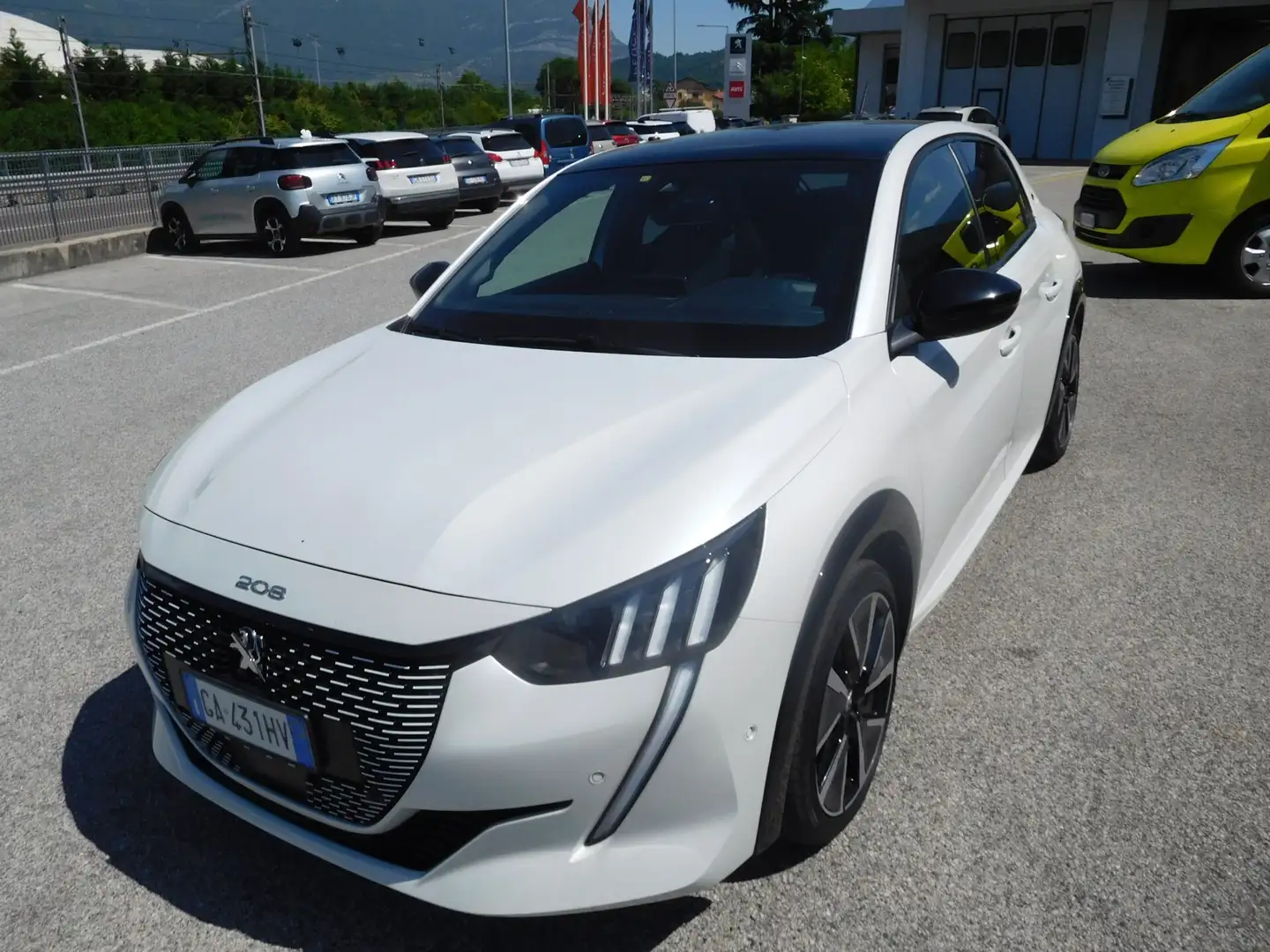 Peugeot 208 motore elettrico 136 CV 5 porte GT OK NEOPATENTATI Bianco - 1