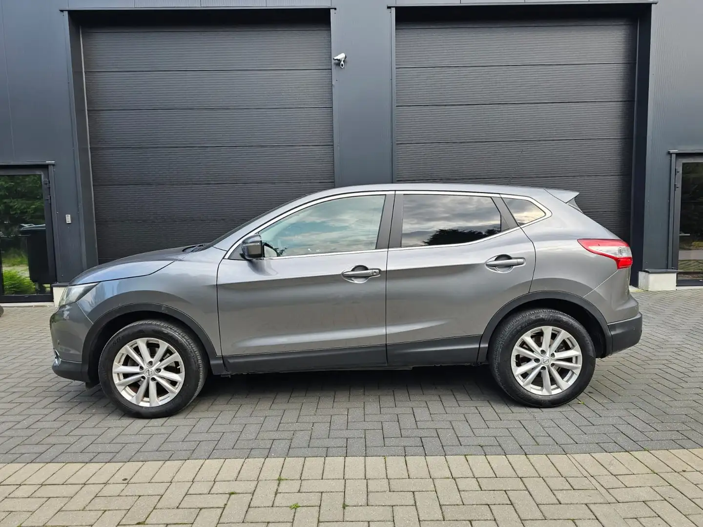 Nissan Qashqai 1.2 DIG-T 2WD Acenta / Camera Gris - 2