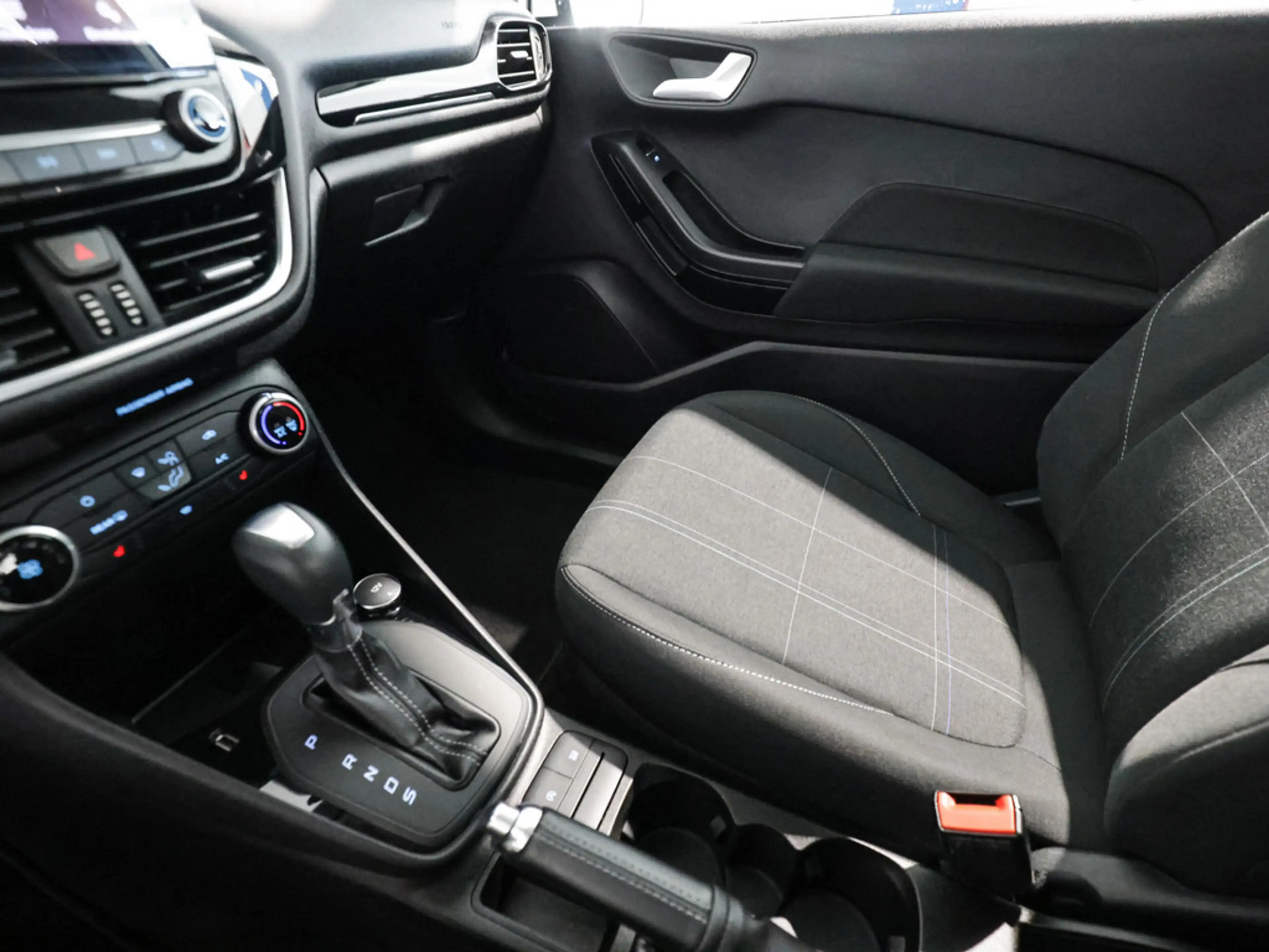 Ford Fiesta Trend 1.0l EcoBoost Automatik — photo 12