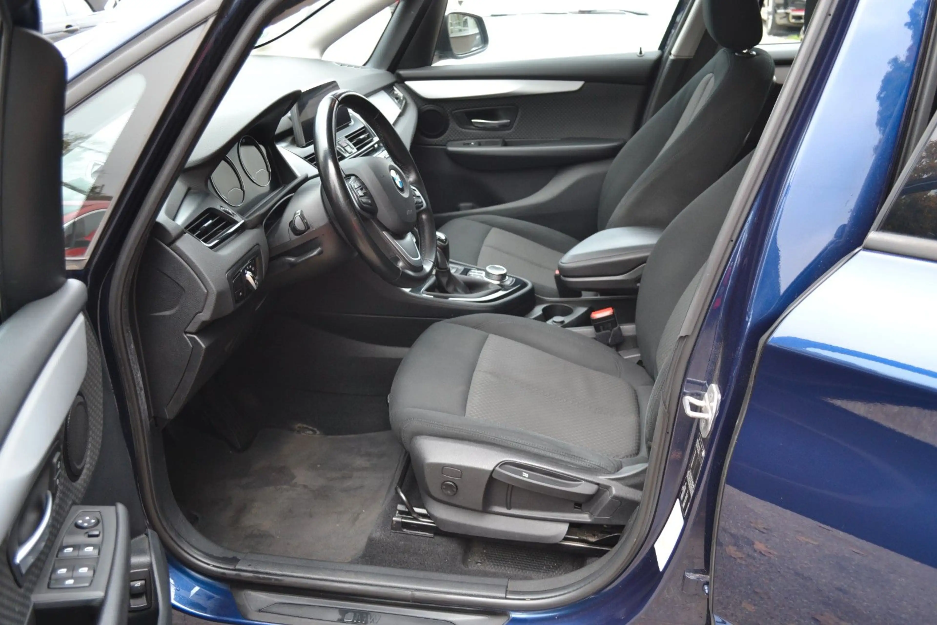 BMW 218 2 Active Tourer 218 d Advantage Euro 6 — photo 11