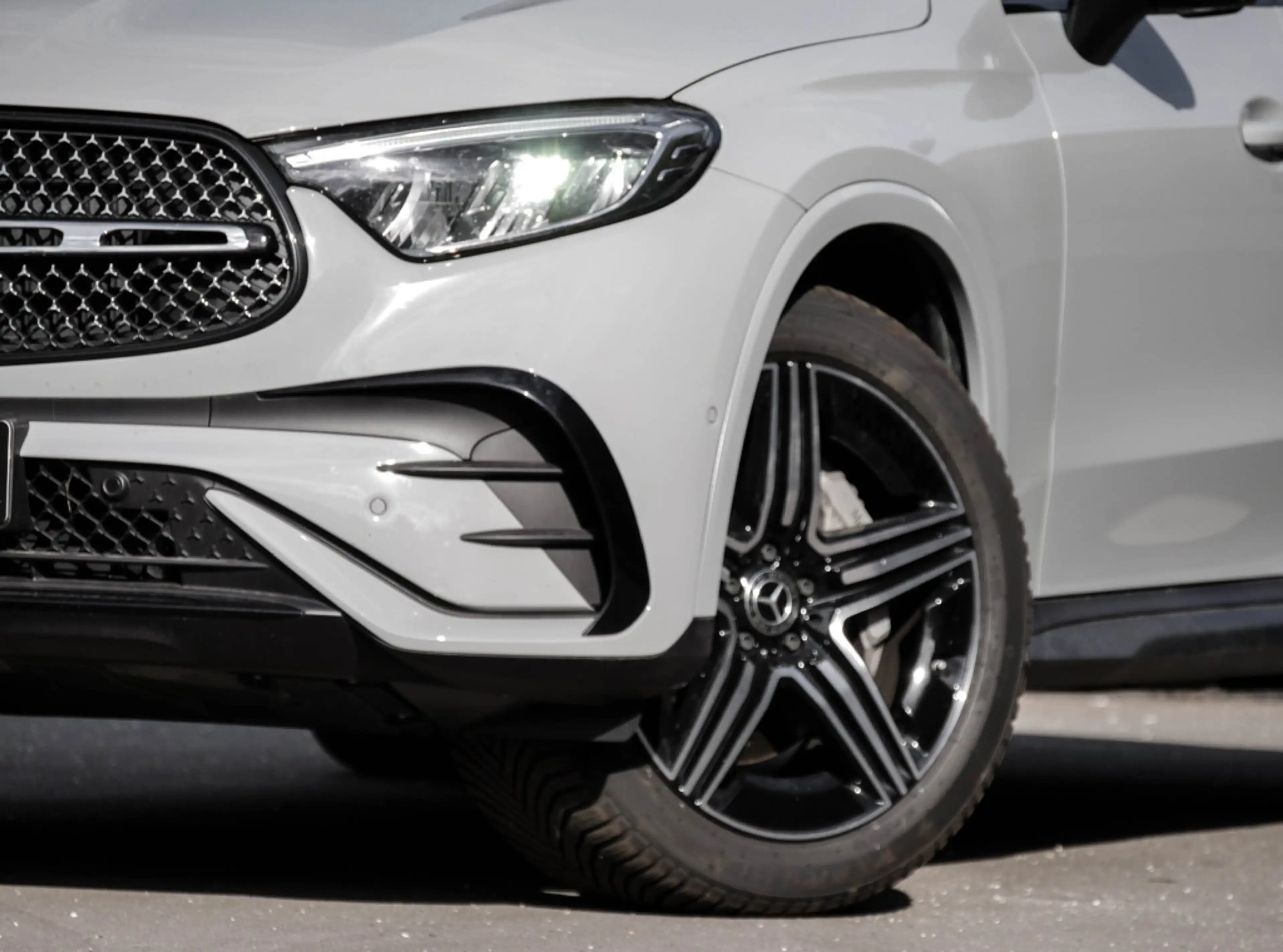 Mercedes-Benz GLC 200 4M Cp AMG-Sport/Pano/AHK/360/Night/Memo — photo 6