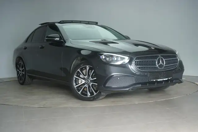 Mercedes-Benz E main image