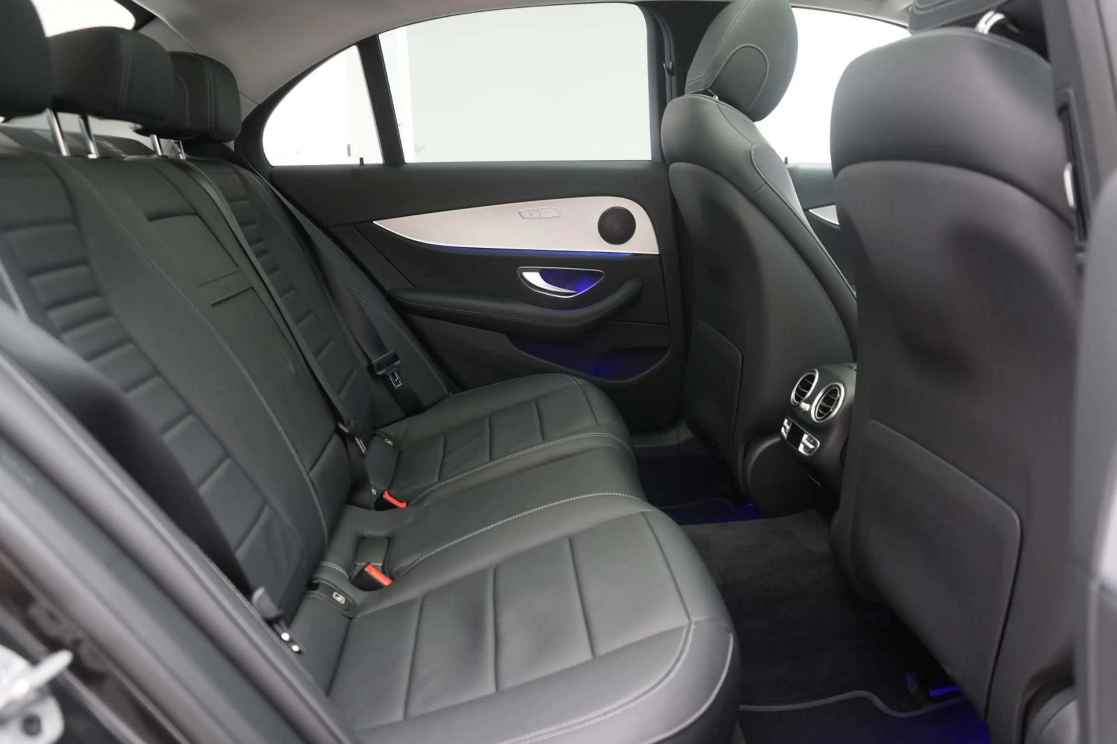 Mercedes-Benz E 400 d 4Matic 9G-Tronic Leder/Distronic/HUD/Pan — photo 8