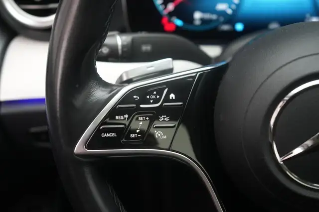 Mercedes-Benz E-Class view 20