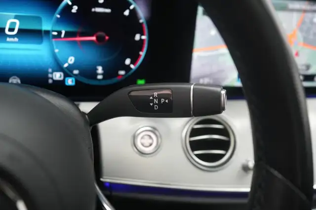 Mercedes-Benz E-Class view 23