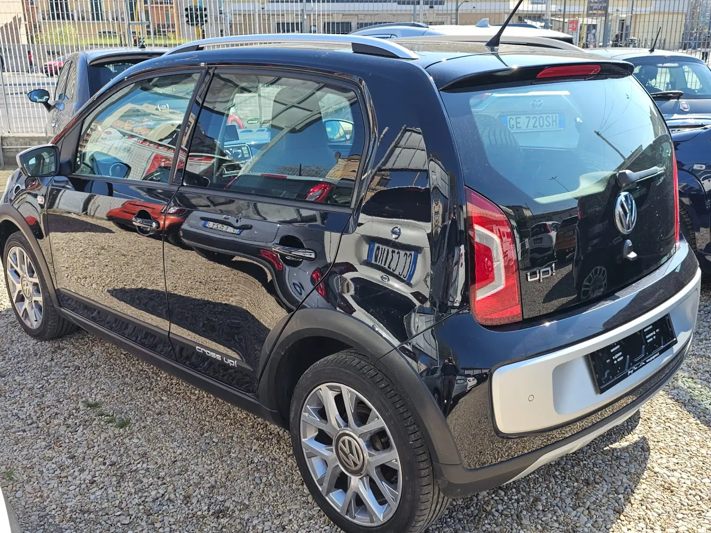 Volkswagen up! 1.0 75 CV 5p. cross up! Schwarz - 2