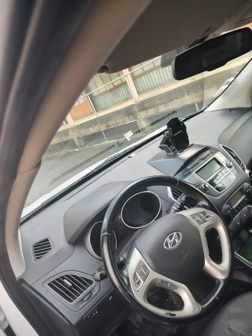 Hyundai iX35 ix35 1.7 CRDi 115 2WD Olympique Lyonnais Blanc - 2
