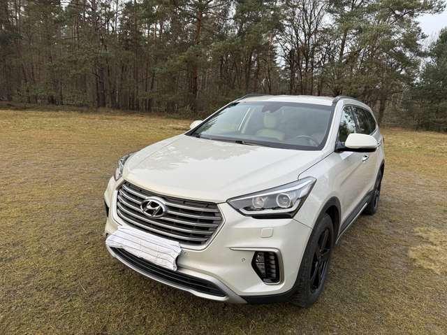 Imagine Hyundai Grand Santa Fe blue Premium 4WD