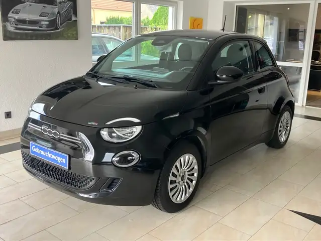 Fiat 500e Action