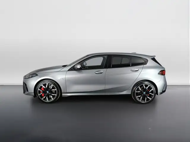 BMW 1 Series view 6
