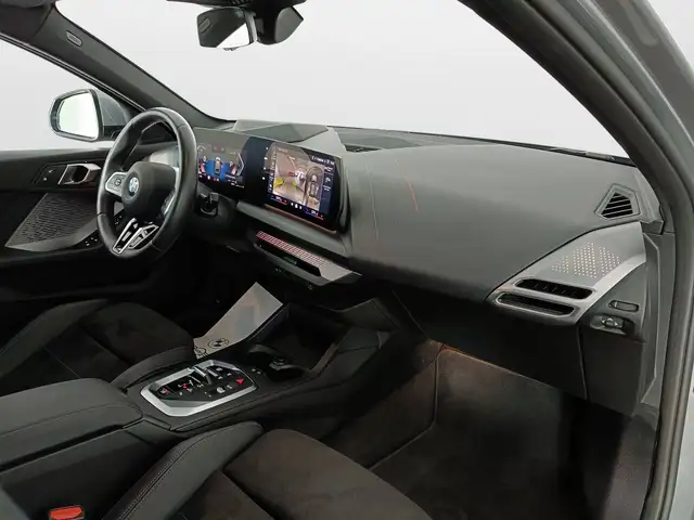 BMW 1 Series view 10
