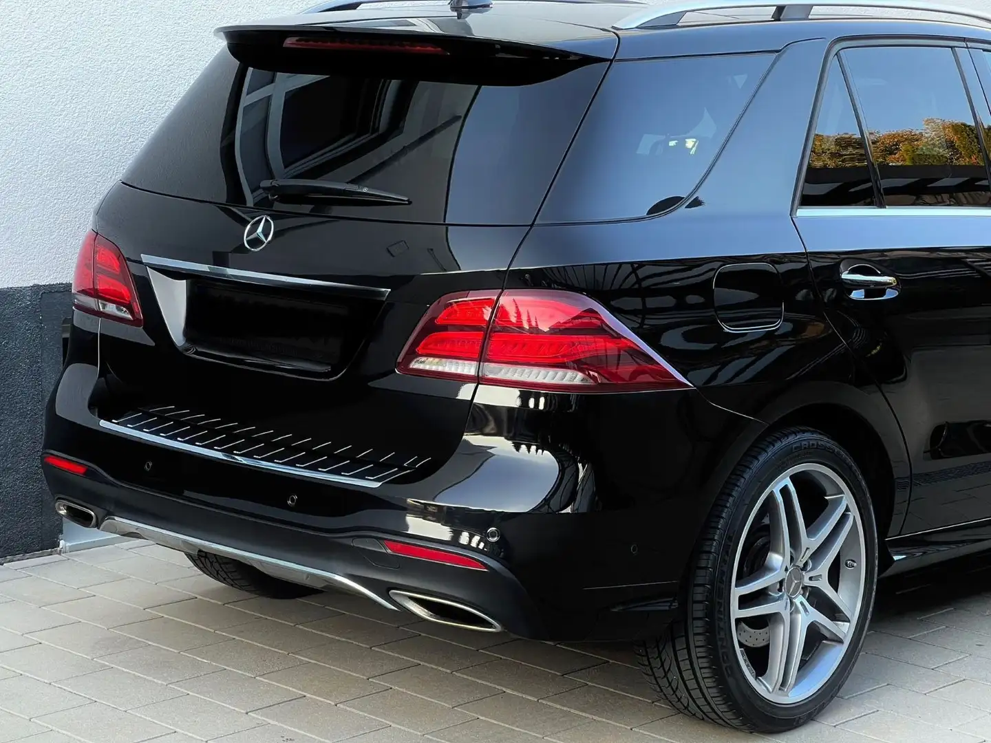 Mercedes-Benz GLE 500 4M/AMG/ACC/360°CAM/AHK/PANO/SPUR/21Zoll Noir - 2