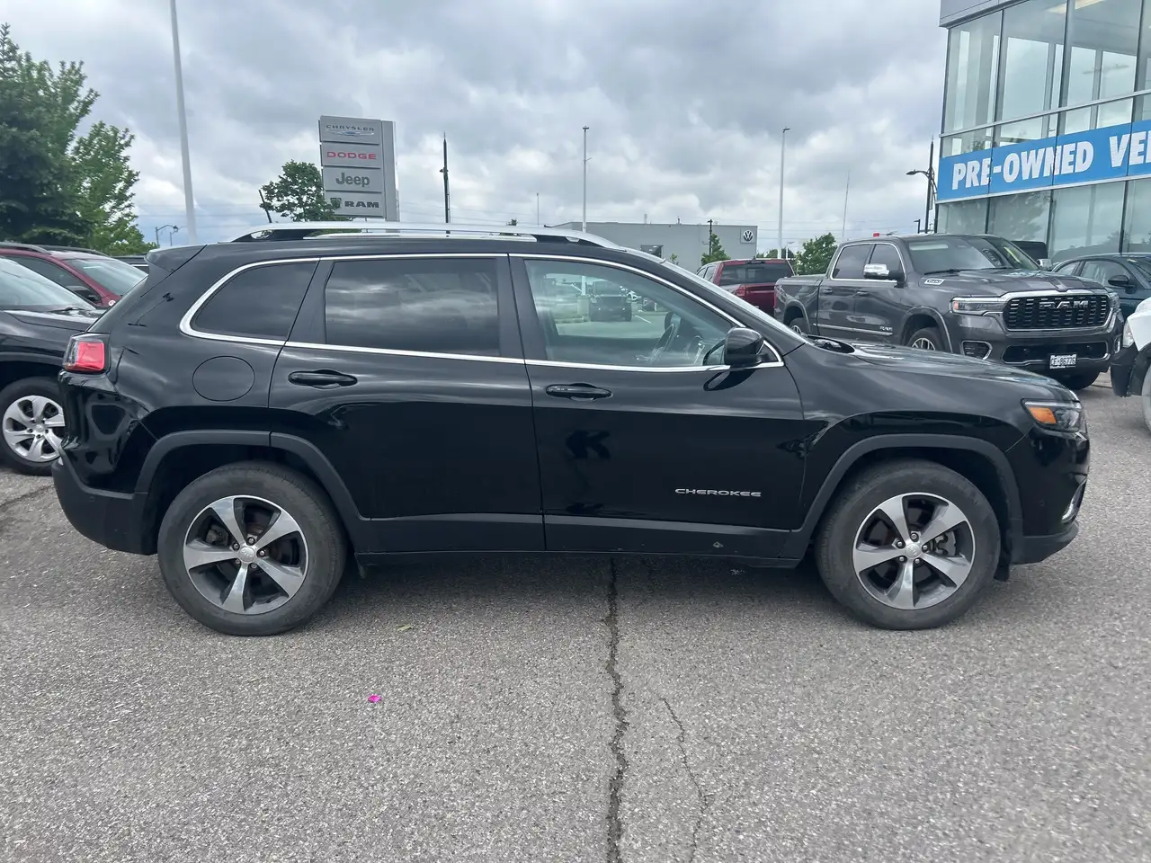Jeep Cherokee снимка Jeep Cherokee