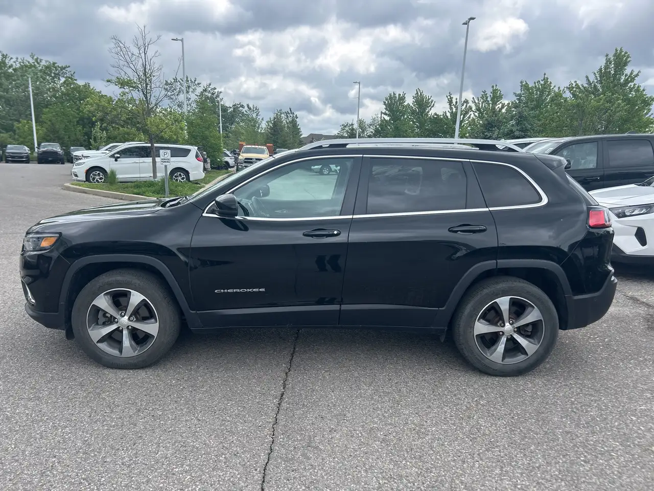 Jeep Cherokee снимка Jeep Cherokee