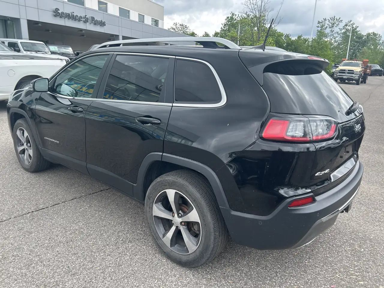 Jeep Cherokee снимка Jeep Cherokee