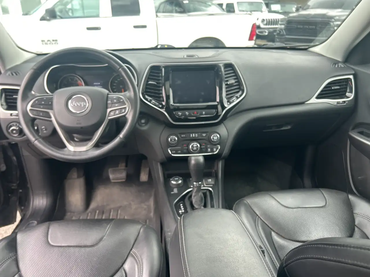 Jeep Cherokee снимка Jeep Cherokee