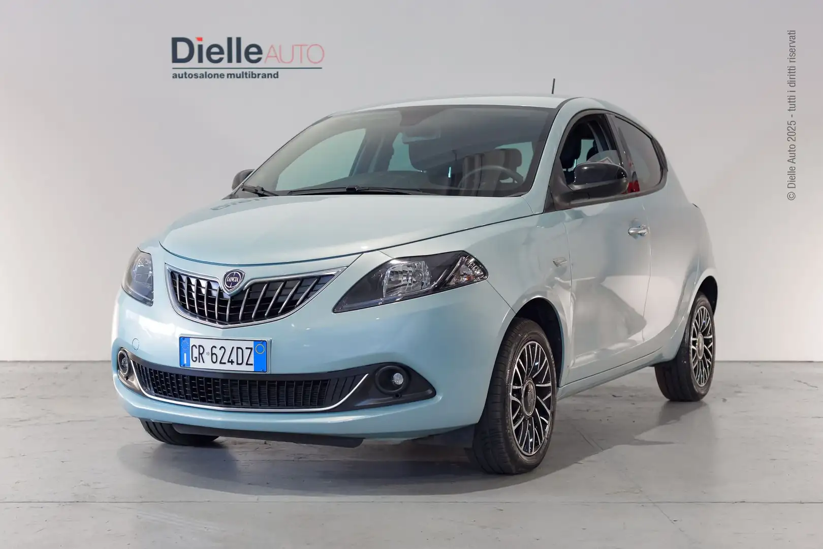 Lancia Ypsilon 1.0 5 porte S&S Hybrid Platino 5 posti Azul - 1