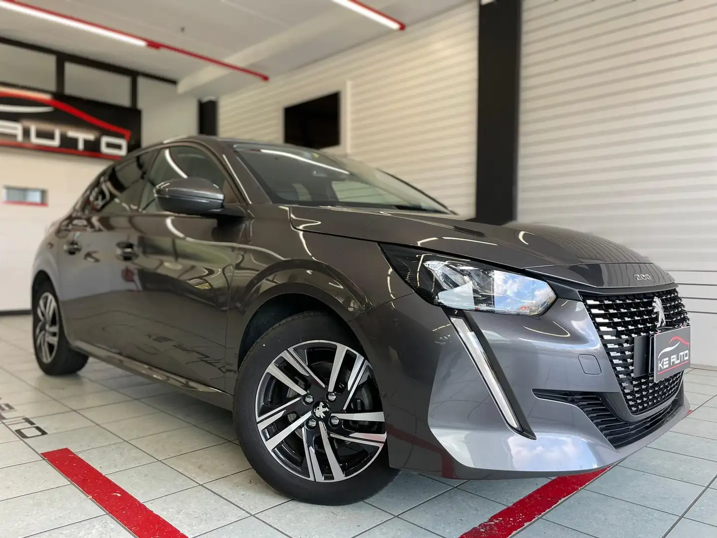 Peugeot 208 208 1.2 puretech Allure Navi Pack s Grau - 1