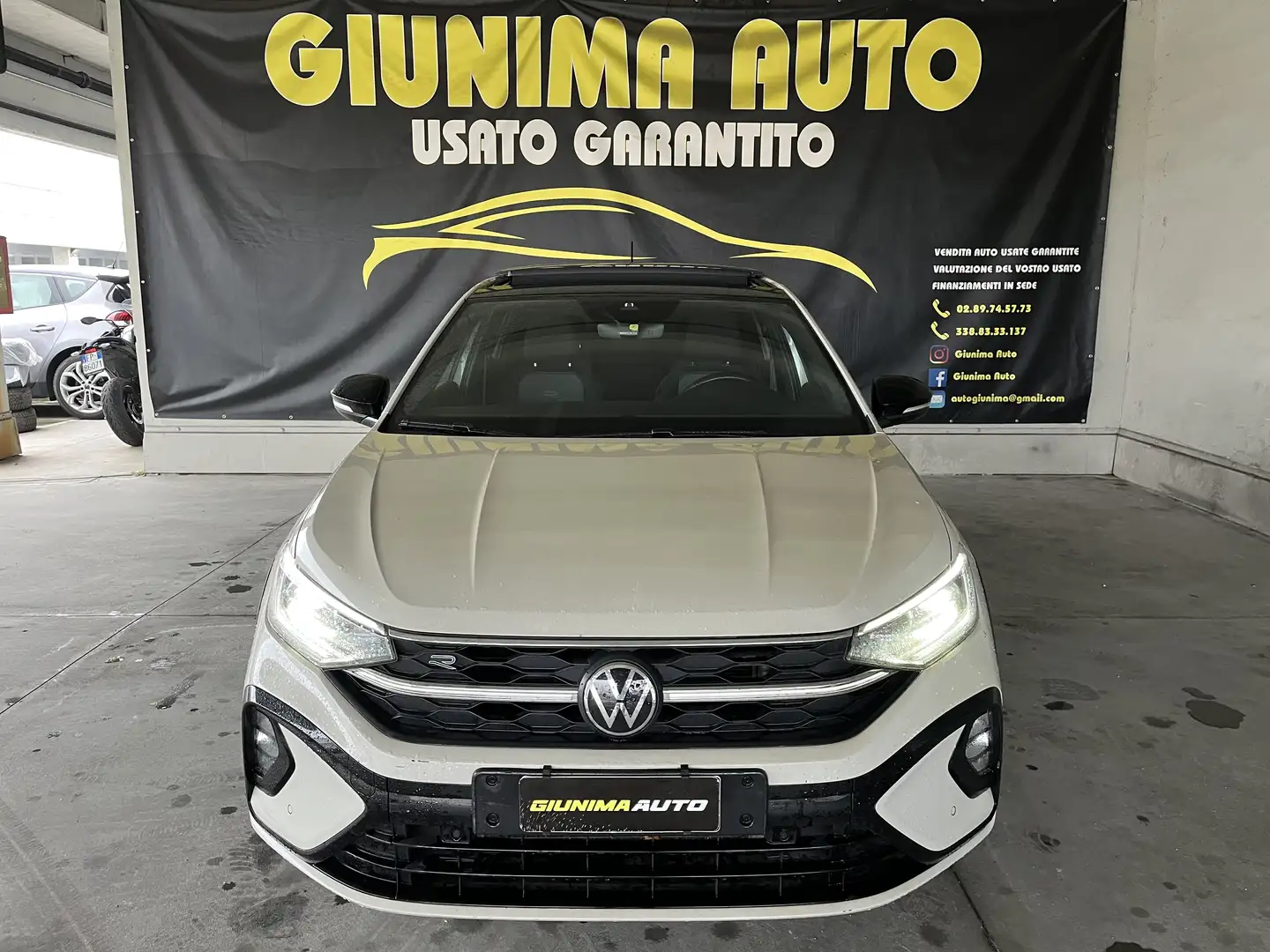 Volkswagen Taigo TETTO APRIBILE - R-Line 150cv PREZZO PROMO Beige - 2
