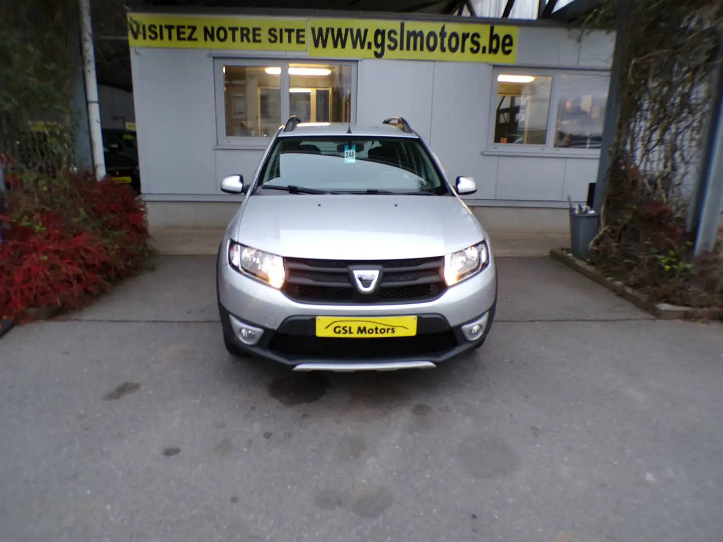 Dacia Sandero 1.5 dCi 90cv gris 02/16 Stepway Capteurs Radio USB Argent - 2