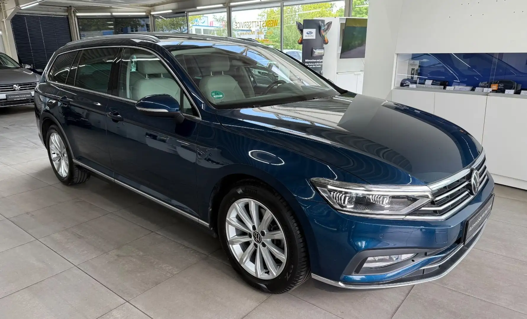 Volkswagen Passat Variant Passat*Variant*R Line*Virtual*Pano*IQ Light*ACC* Bleu - 1
