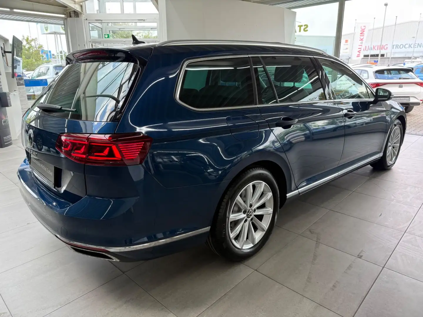 Volkswagen Passat Variant Passat*Variant*R Line*Virtual*Pano*IQ Light*ACC* Bleu - 2