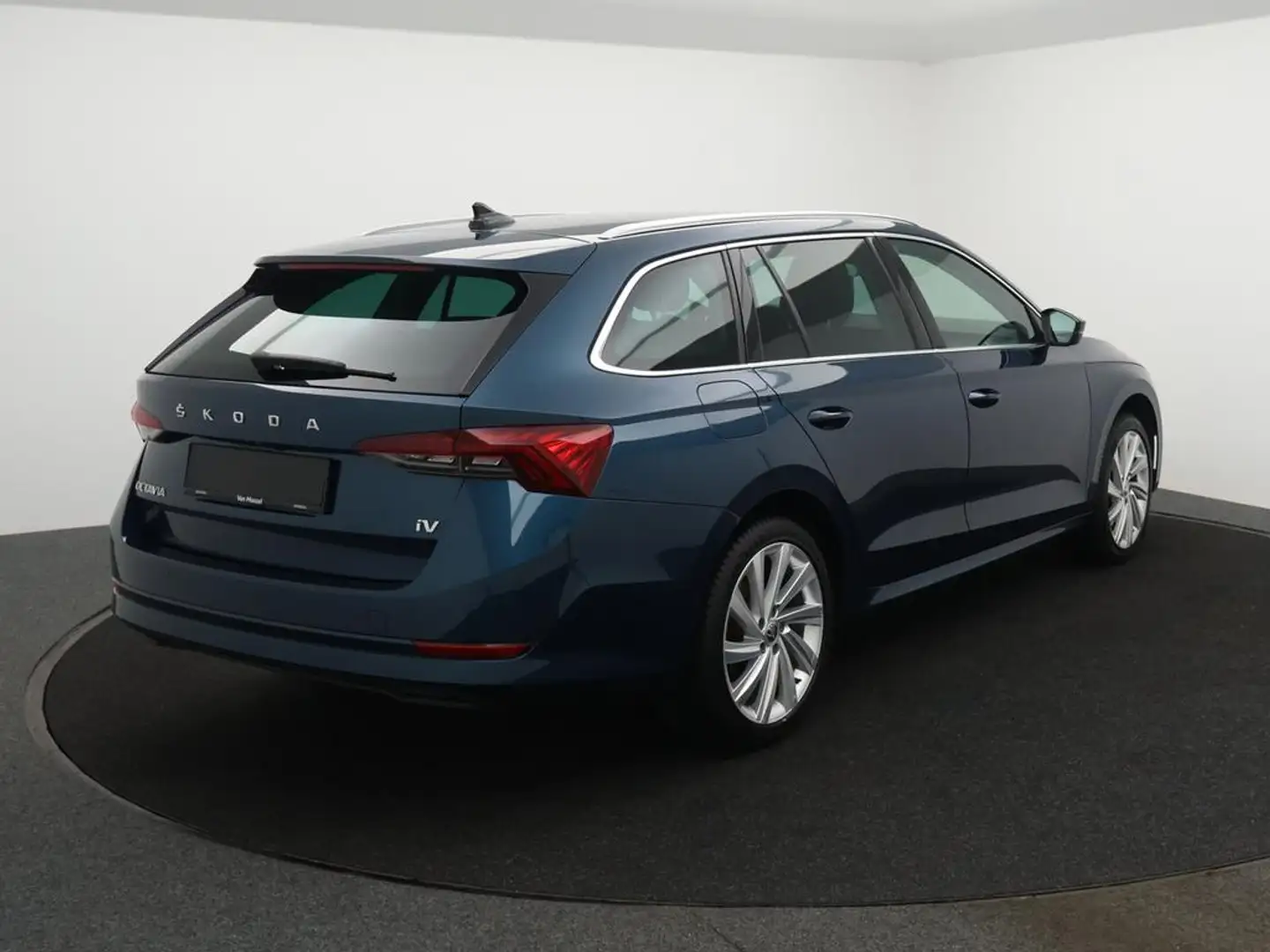Skoda Octavia Octavia Combi Style 1.4TSI iV PHEV 204PK *AUTOMAAT*NAVI*HALF LEDER*CAMERA*ADAPTIVE CRUISE*PDC*NAVI*DIGITAL DASHBOARD*... Bleu - 2