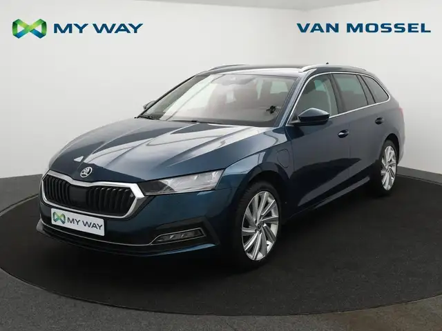 Skoda Octavia Octavia Combi Style 1.4TSI iV PHEV 204PK *AUTOMAAT*NAVI*HALF LEDER*CAMERA*ADAPTIVE CRUISE*PDC*NAVI*DIGITAL DASHBOARD*...