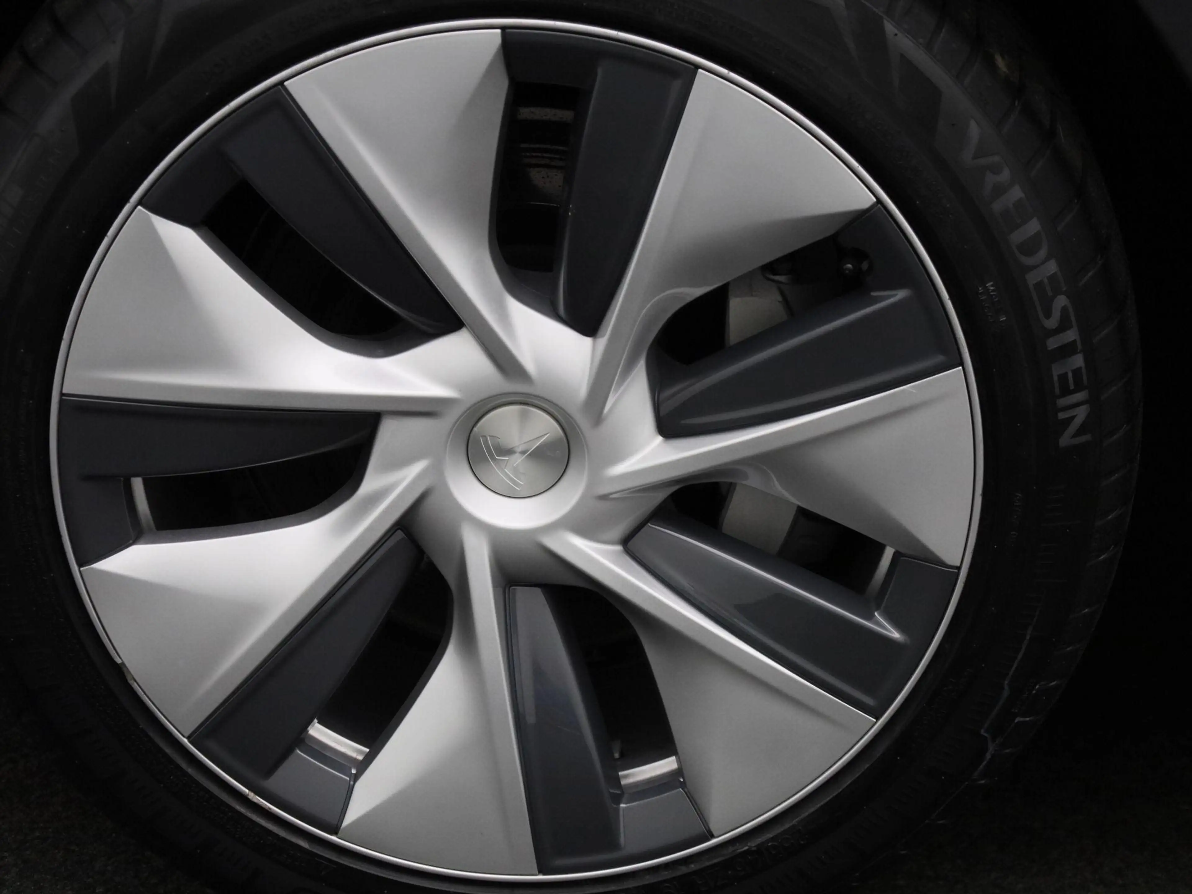Tesla Model Y Hinterradantrieb RWD FULL SELF DRIVING | PANO | LE — photo 14