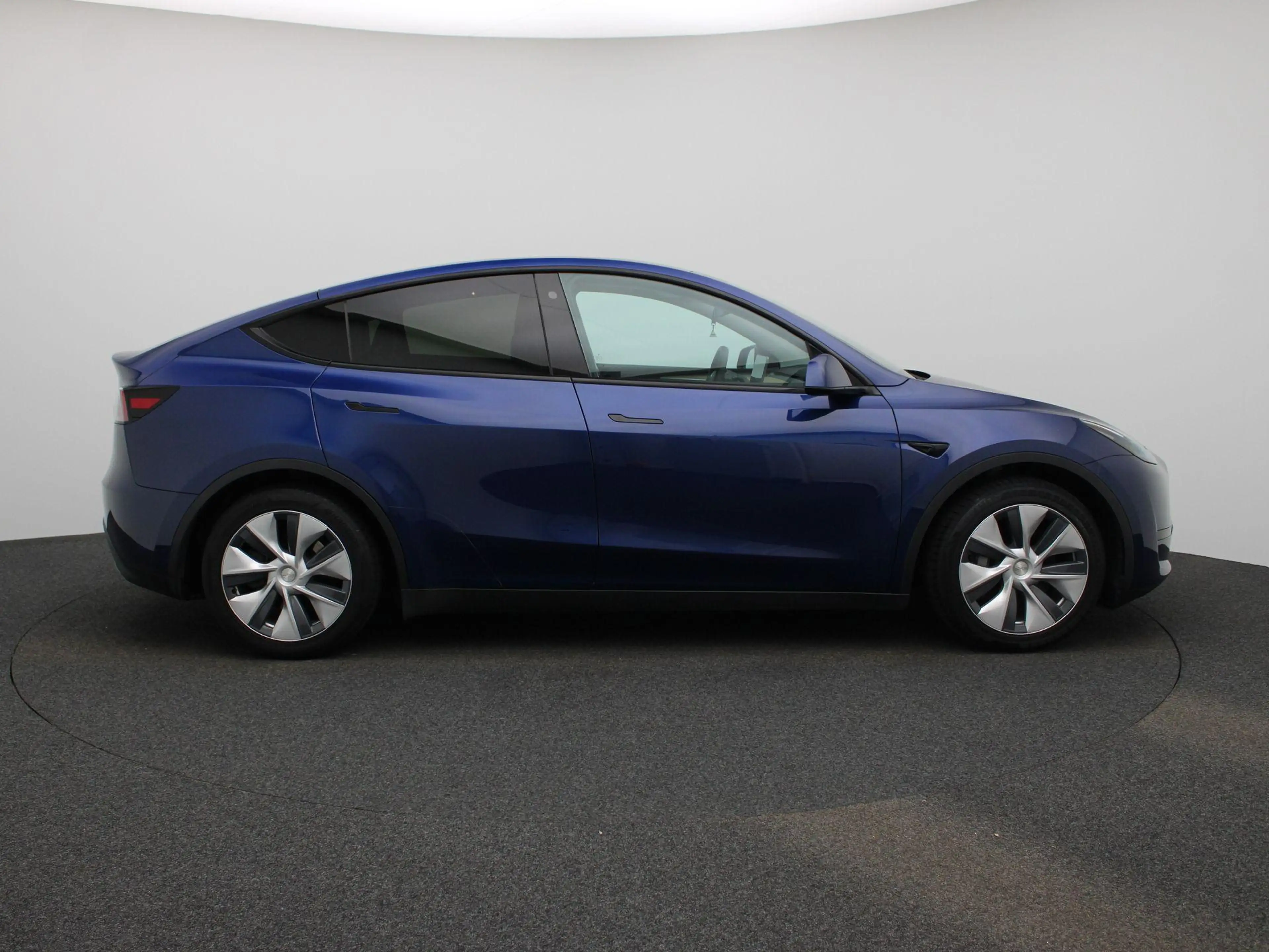 Tesla Model Y Hinterradantrieb RWD FULL SELF DRIVING | PANO | LE — photo 6