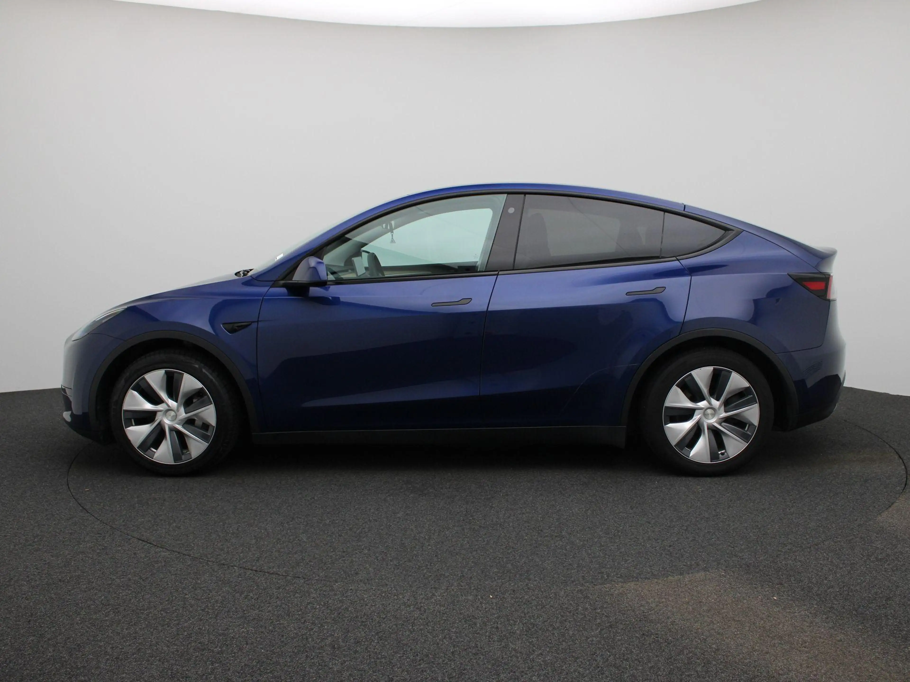 Tesla Model Y Hinterradantrieb RWD FULL SELF DRIVING | PANO | LE — photo 4