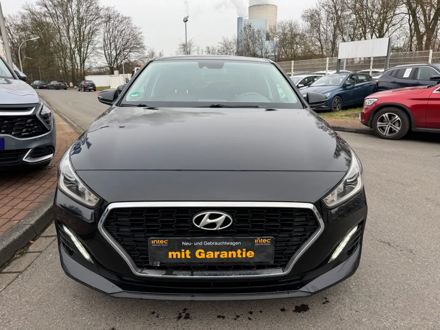 Hyundai i30 2.HAND/AUTOMATIK/KLIMA/ALU/TÜV-SERV.-NEU!!! Noir - 2