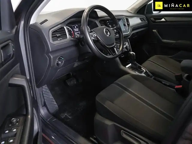 Volkswagen T-Roc view 13