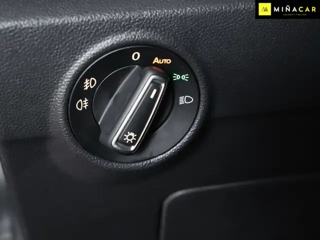 Volkswagen T-Roc view 17