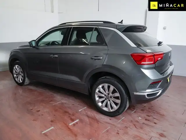 Volkswagen T-Roc view 4