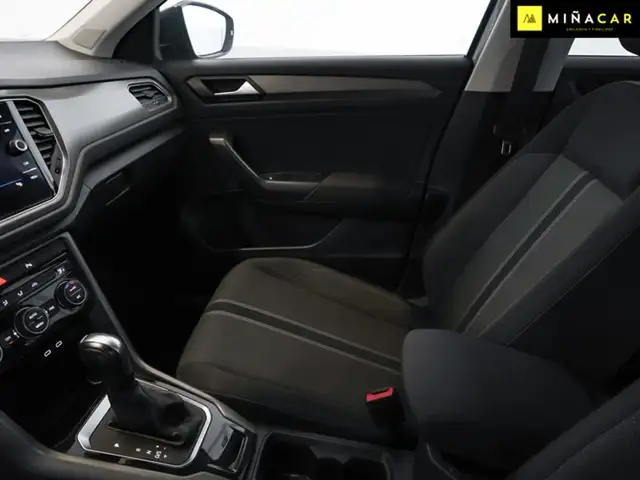 Volkswagen T-Roc view 19