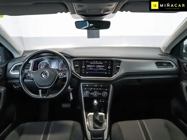 Volkswagen T-Roc view 5
