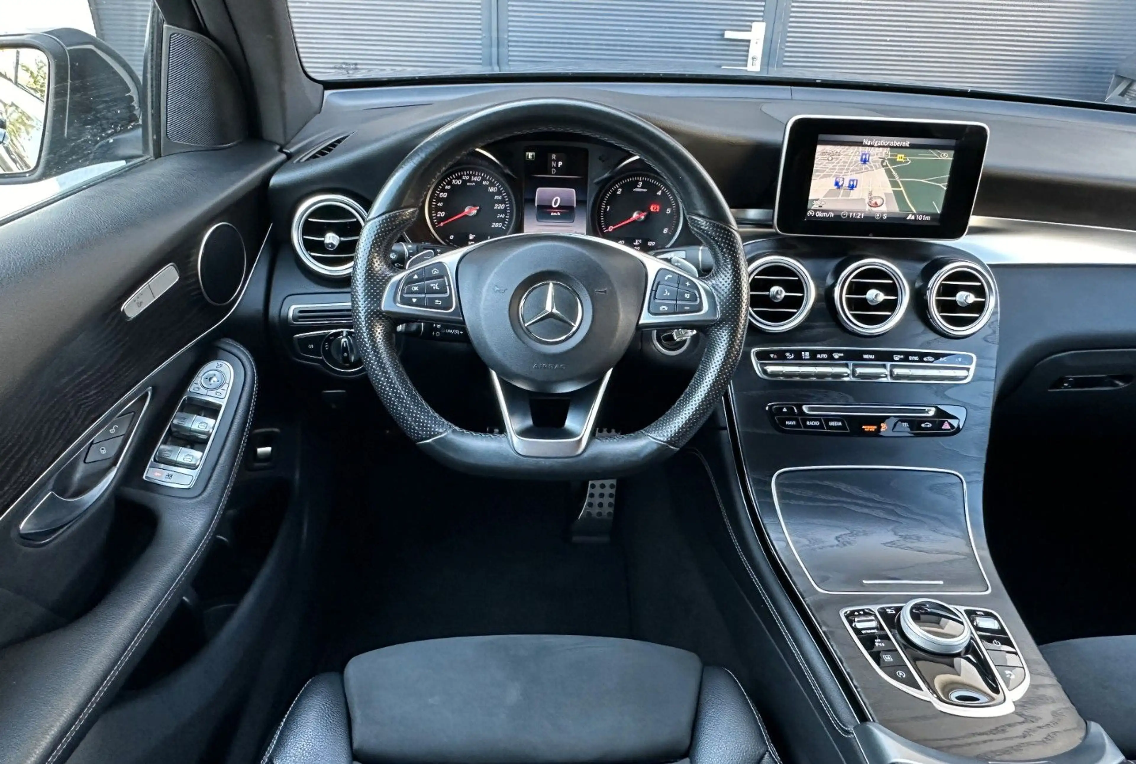 Mercedes-Benz GLC 250 d 4Matic 9G*AMG-LINE*SHZ*NAVI*KAMERA — photo 12