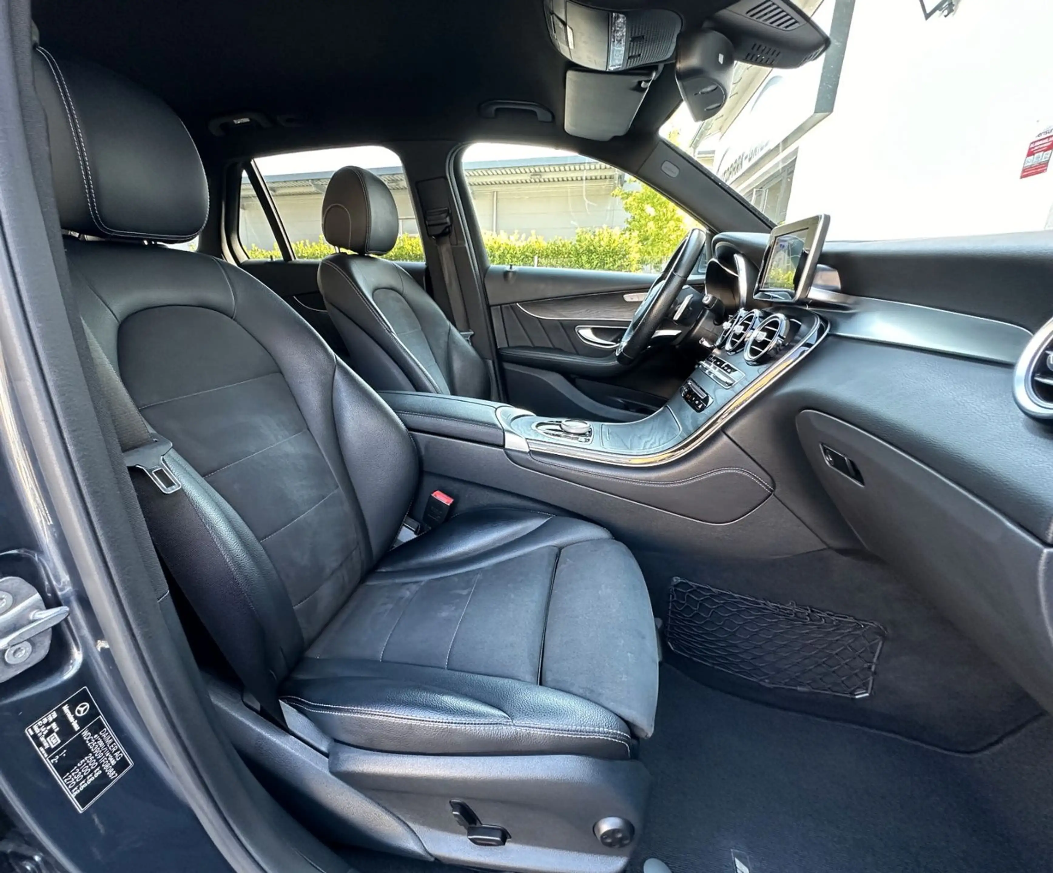 Mercedes-Benz GLC 250 d 4Matic 9G*AMG-LINE*SHZ*NAVI*KAMERA — photo 6