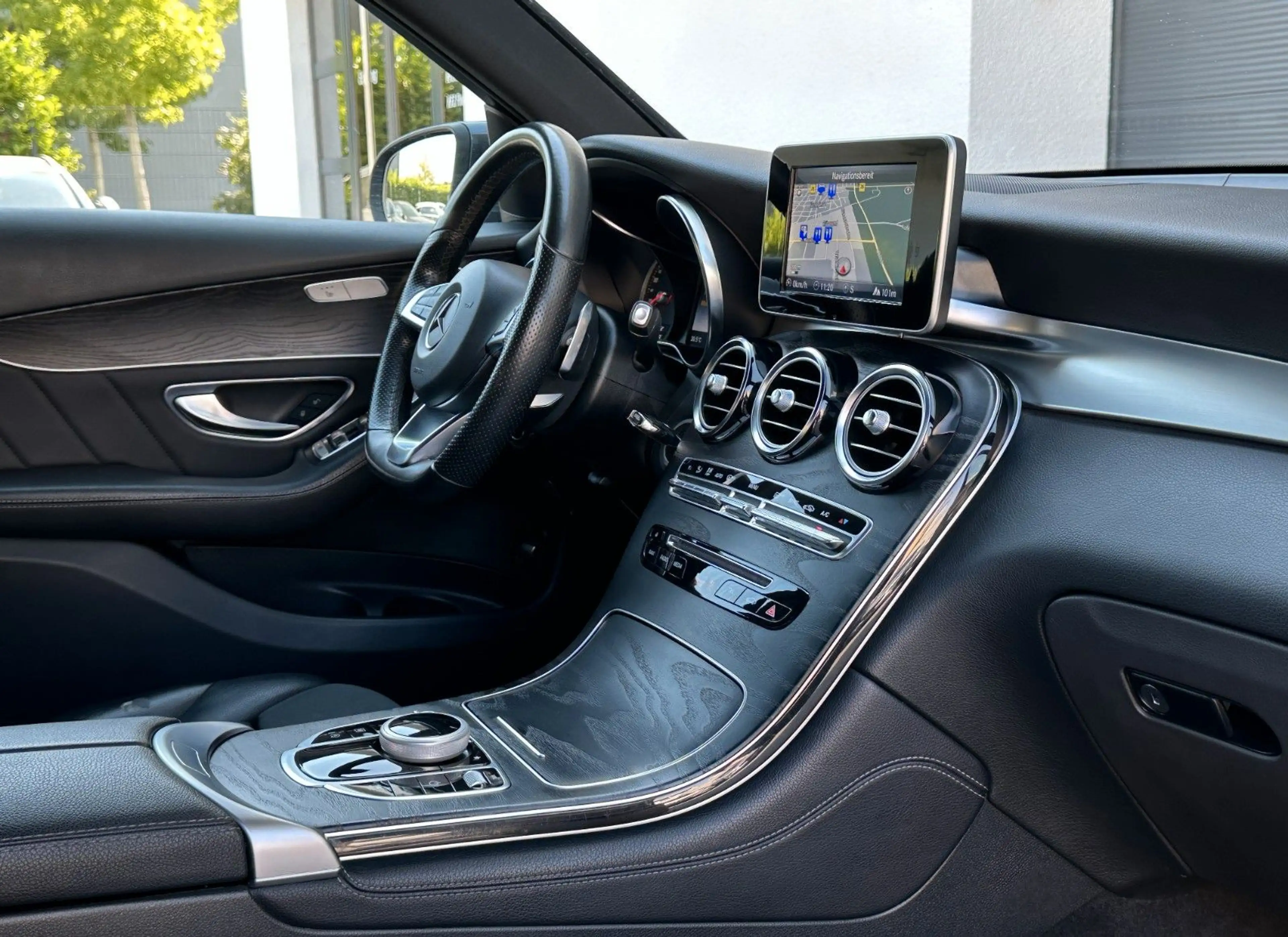 Mercedes-Benz GLC 250 d 4Matic 9G*AMG-LINE*SHZ*NAVI*KAMERA — photo 14