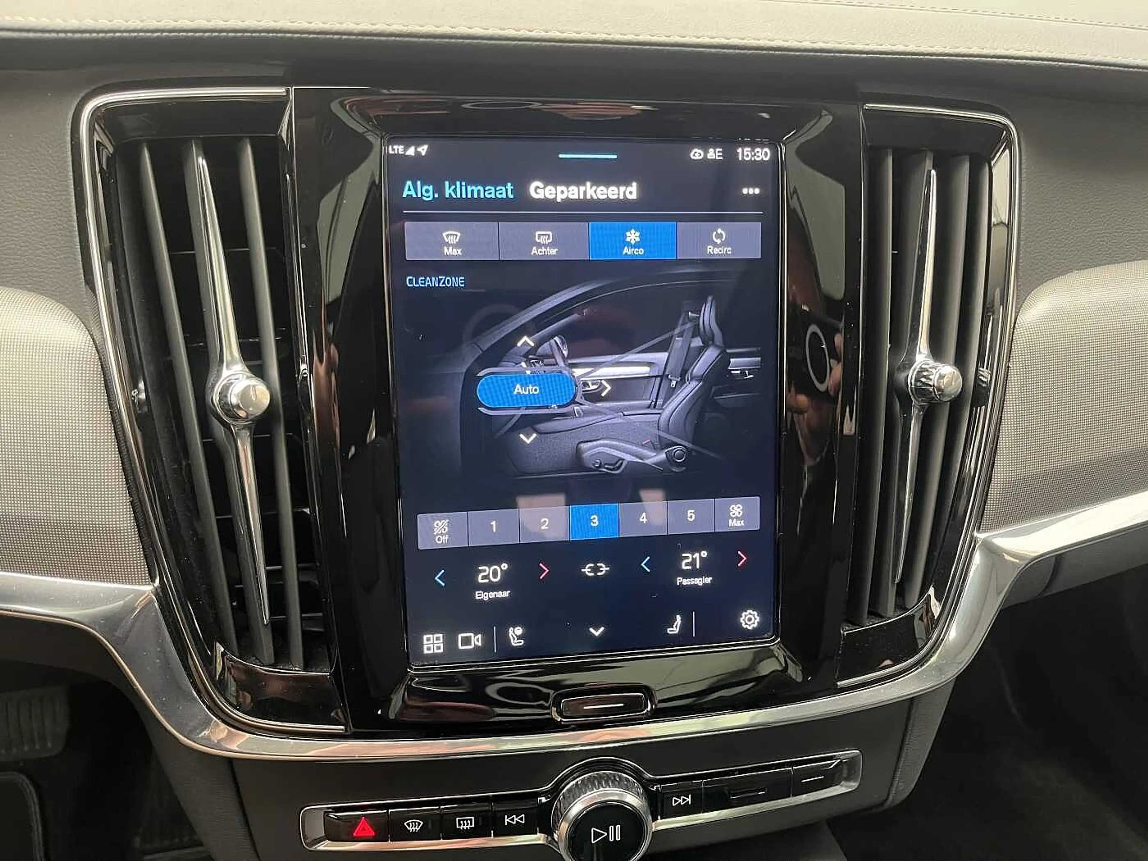 Volvo V90 T6 PLUS DARK + PANODAK + 360° + HUD + ... — photo 15