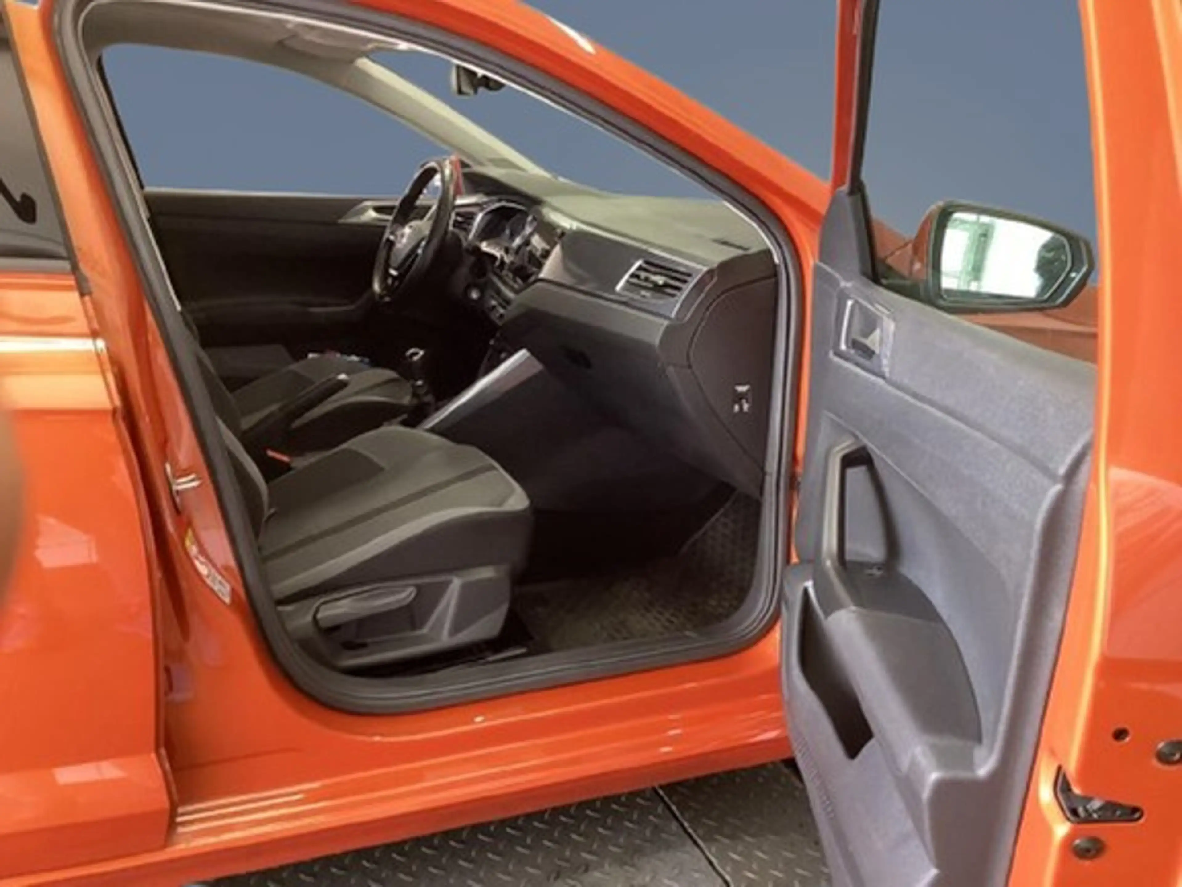 Volkswagen Polo 1.0 TSI HIGHLINE PANORAMA NAVI LED REARVIEW PAR... — photo 3