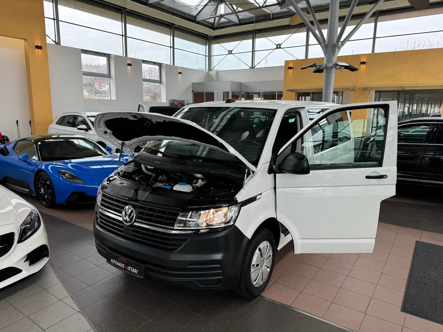 Volkswagen T6.1 Kombi 2.0 TDI FWD 9.Sitzer Klima 2x Heizung Komfort Pake Weiß - 2