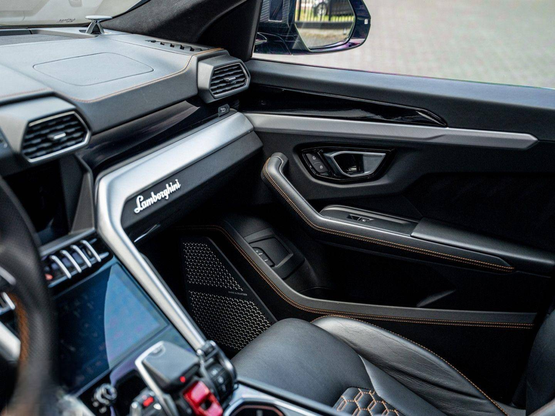 Lamborghini Urus Urus 4.0 V8 / NOVITEC / B&O 3D / Carbon / Pano — photo 5
