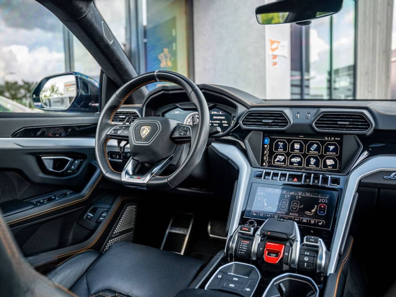 Lamborghini Urus Urus 4.0 V8 / NOVITEC / B&O 3D / Carbon / Pano — photo 9