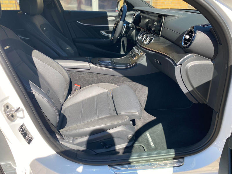 Mercedes-Benz E 53 AMG 4Matic+ Distronic+ Pano 360° AHK LED — photo 15