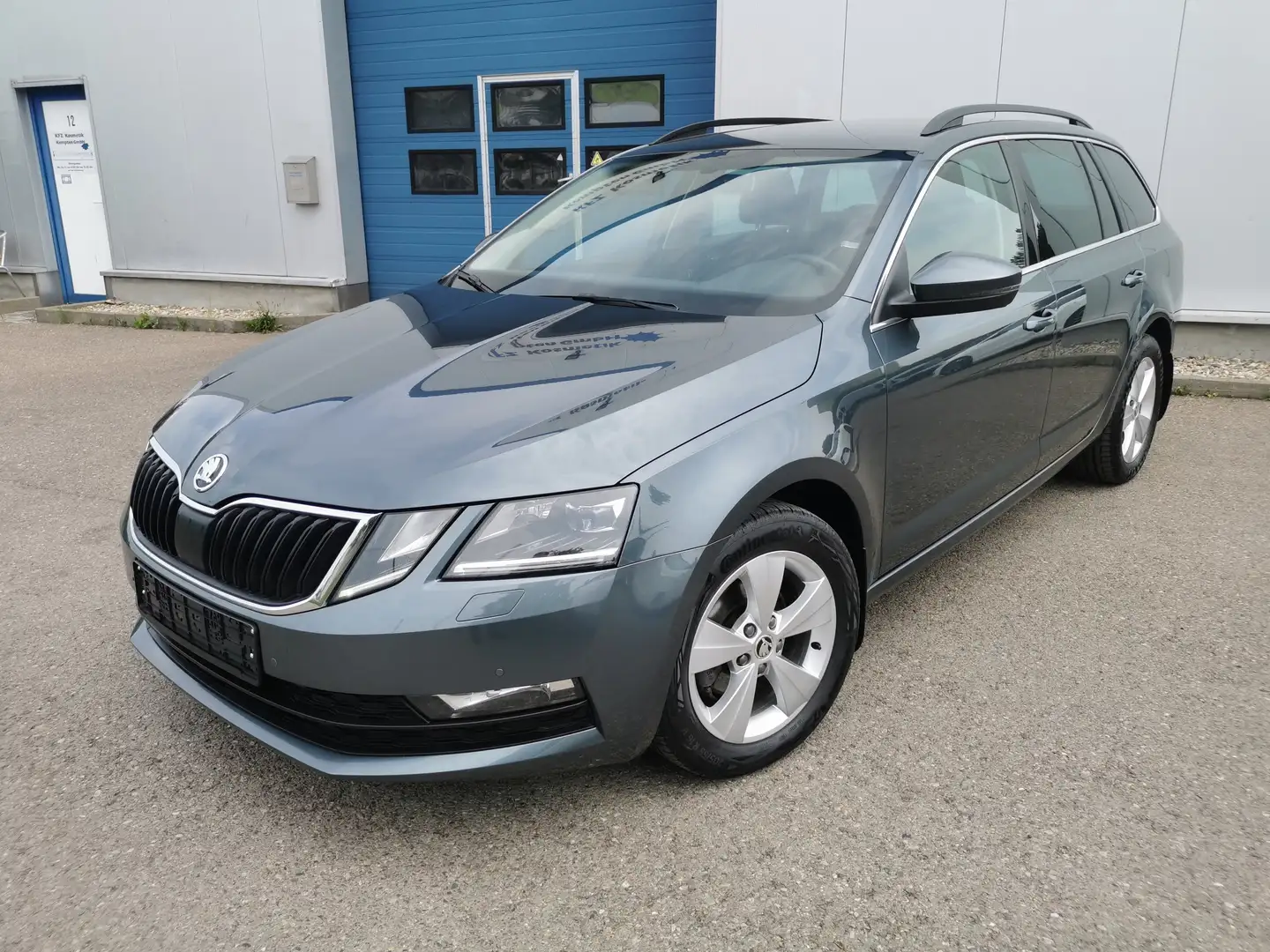 Skoda Octavia Ambition Grau - 2