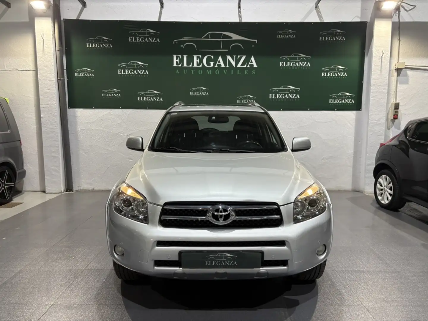 Toyota RAV 4 2.2D-4D Premium Plateado - 2
