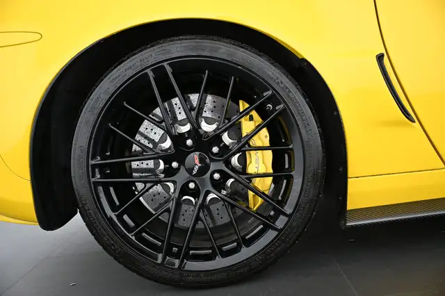 Corvette ZR1 view 16