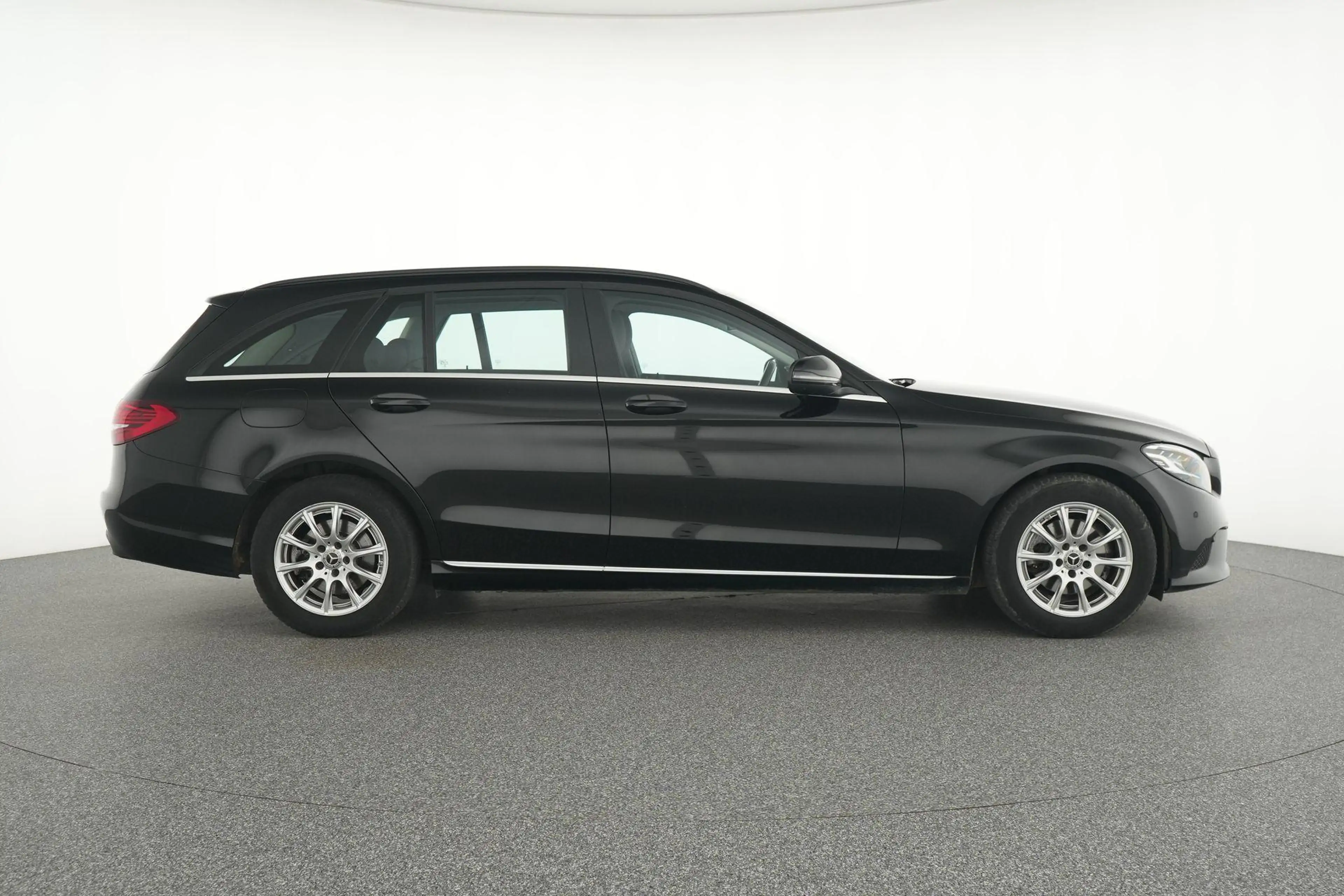 Mercedes-Benz C 180 D Break Business Line | Verwarmde Zetels | Navigat — photo 9